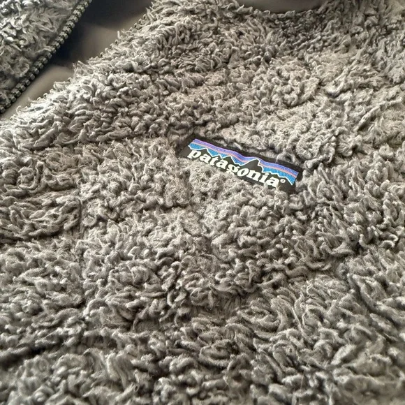 Patagonia Woman’s Los Gatos Hooded / reversible Vest. EUC size medium - Picture 4 of 5